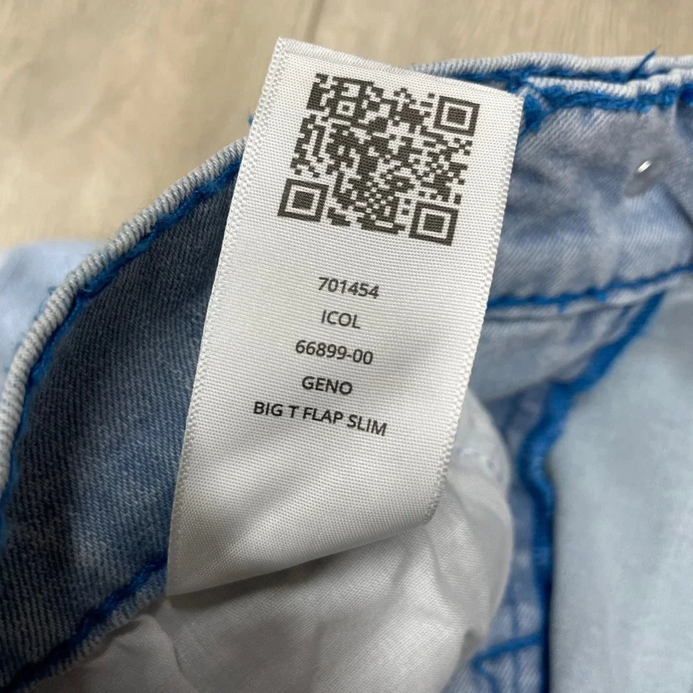 True Religion Geno Big T Flap Slim Jeans Mens 32 Light Blue Distressed 701454